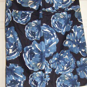 Alfani petite pencil skirt a size 4p blue and black flower